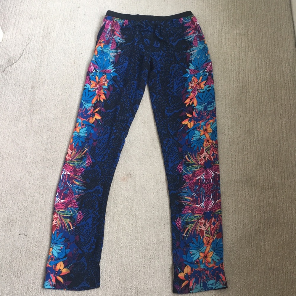 Patterned pants - Picture 2 of 2